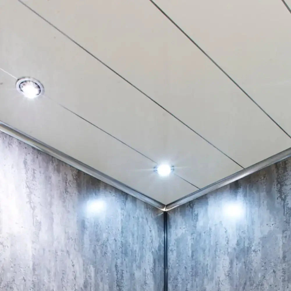White Gloss & Silver Edge 25cm x 4m Ceiling Panels - Image 3